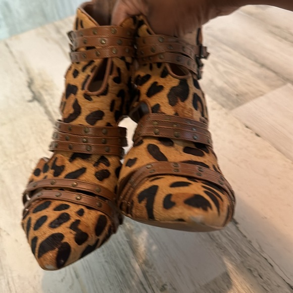Jessica Simpson Animal Print Heels Size 7M - Picture 16 of 16